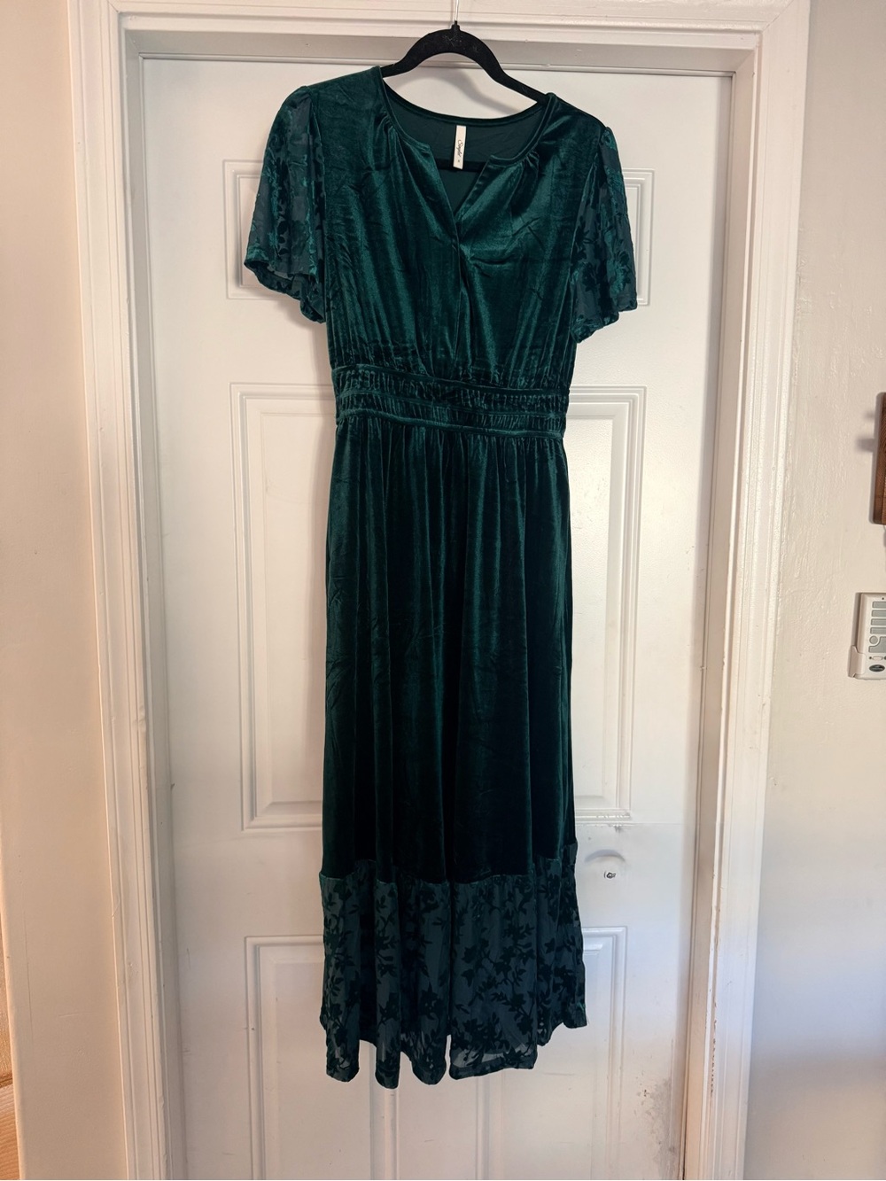Simplee Emerald Green Velvet Floral Mesh Long Dress Size Small